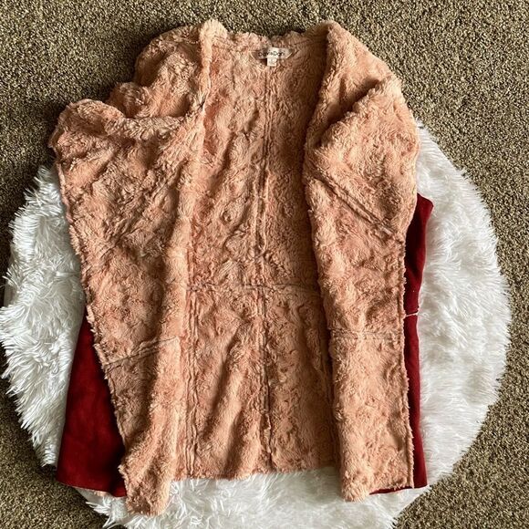 Davi & Dani Faux Fur Vest Pink Burgundy Open Front Womens Size Large - Picture 3 of 7